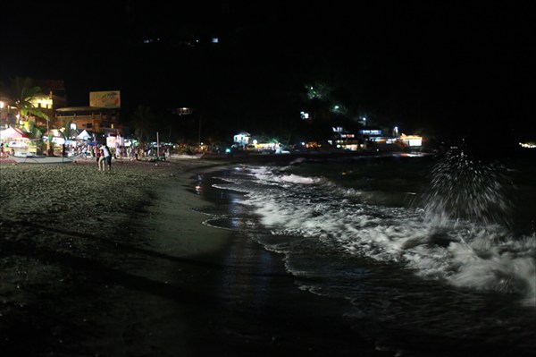 White Beach ночью, остров Миндоро.